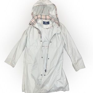 Beautiful Burberry girls coat. Size 12.